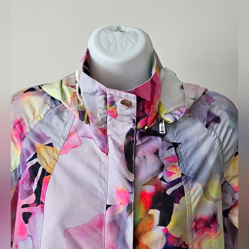 Ted Baker London Floral Raincoat Brand Size 1 / U.S. Size 4 - Picture 4 of 10